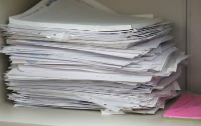 Papierstapel und Datenchaos: Wie das KI-Sekretariat für Ordnung sorgt